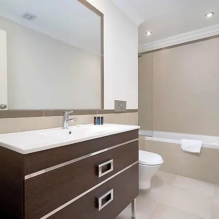 Villa Sleeps 5 With Pool Air Con And Wifi *