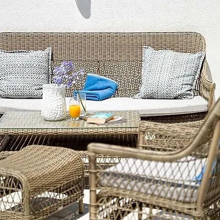 Sleeps 5 With Pool Air Con And Wifi Villa