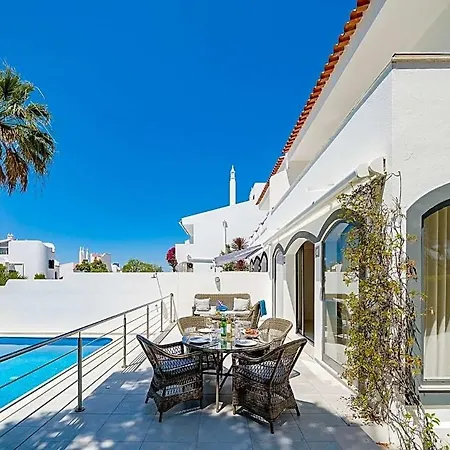 Sleeps 5 With Pool Air Con And Wifi Villa Quinta do Lago